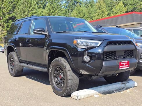 Certified 2023 Toyota 4Runner TRD Off-Road Premium w/ Moonroof Package AWD/4WD image 3
