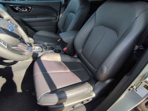 Certified 2025 Subaru Forester Limited image 17