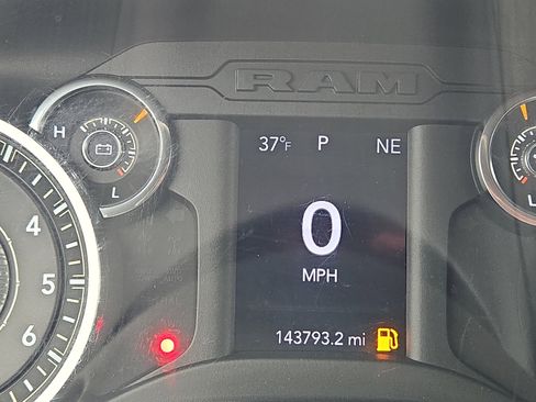 Used 2022 RAM 2500 Tradesman w/ Chrome Appearance Group image 19