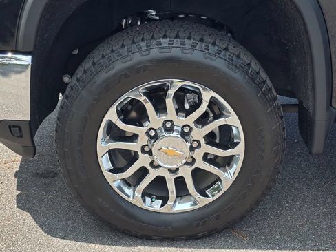 Used 2024 Chevrolet Silverado 2500 LTZ w/ LTZ Premium Package AWD/4WD image 27