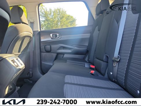 Used 2024 Kia Sorento LX FWD image 15