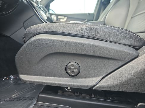 Used 2018 Mercedes-Benz GLC 300 image 27