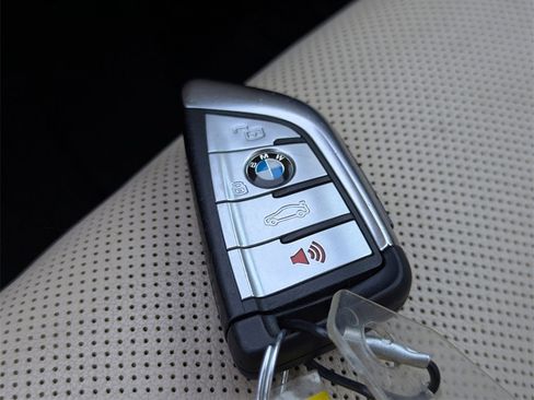 Used 2021 BMW X5 M50i w/ Premium Package image 30