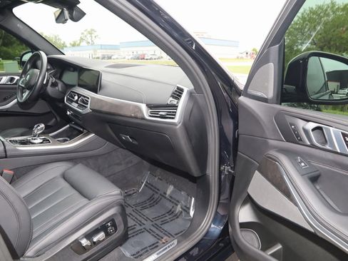 Used 2021 BMW X5 M50i image 64