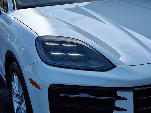 Used 2026 Porsche Cayenne Coupe AWD/4WD image 11