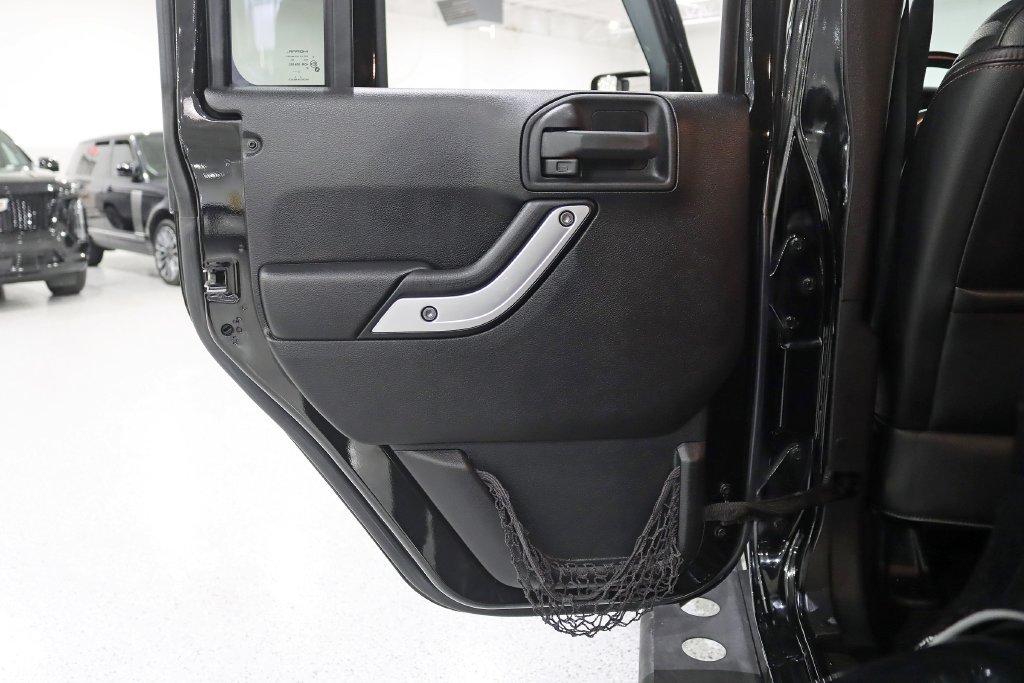 Used 2016 Jeep Wrangler Unlimited Rubicon AWD/4WD image 33