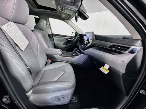 New 2026 Toyota Highlander Limited AWD/4WD image 30