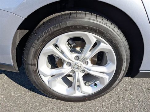 Certified 2025 Honda Accord LX image 11