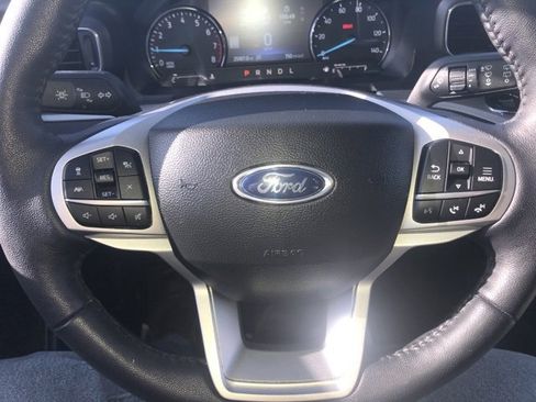 Used 2023 Ford Explorer XLT w/ Equipment Group 202A image 15