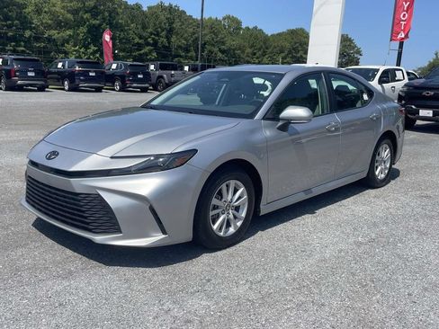 Used 2026 Toyota Camry LE FWD image 5