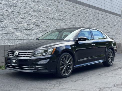 Used 2018 Volkswagen Passat 2.0T R-Line FWD image 1