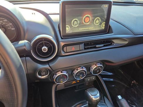 Used 2018 FIAT 124 Spider Abarth image 22
