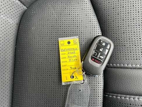 Used 2025 Honda Pilot Elite image 26