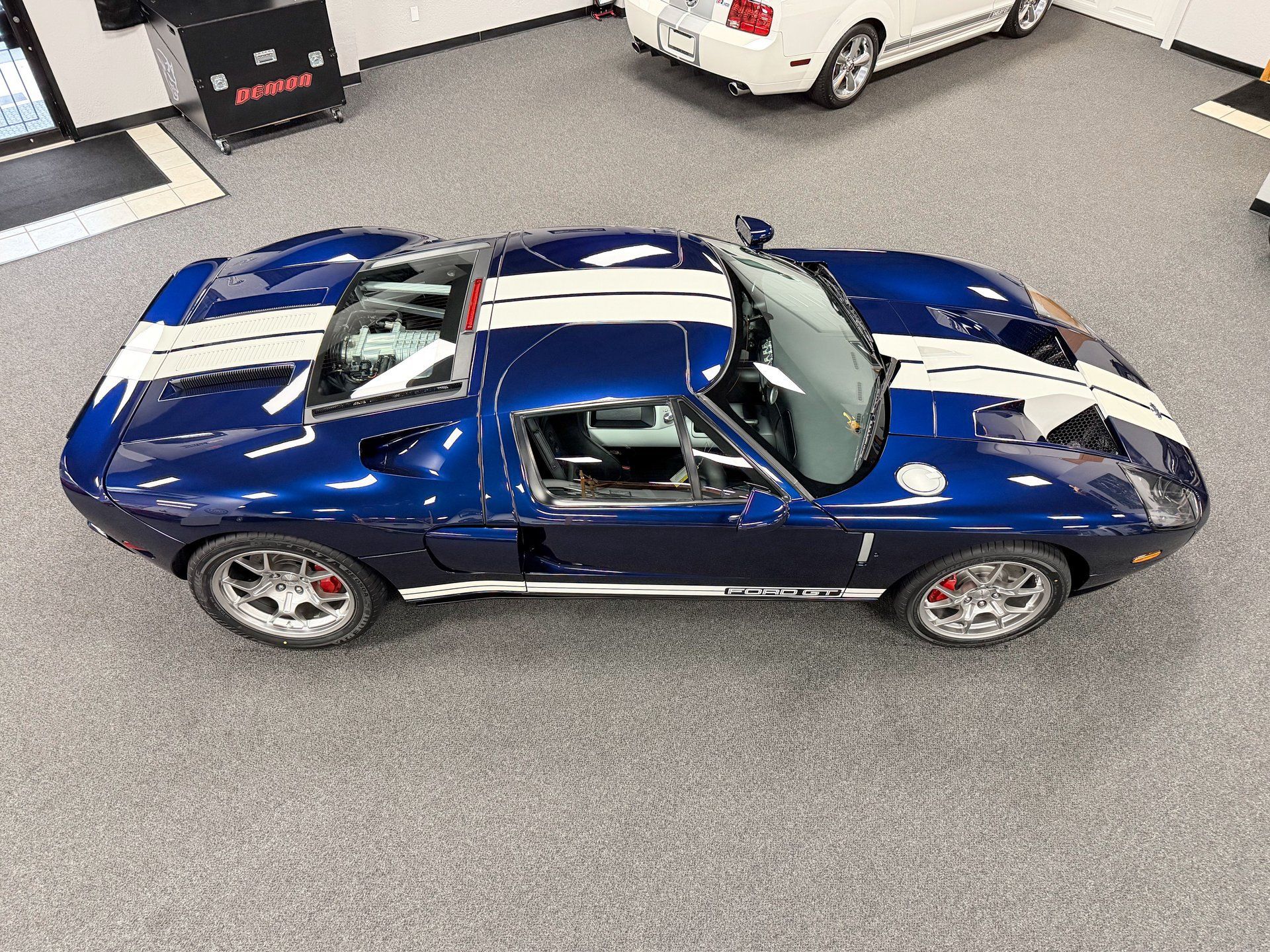 Used 2006 Ford GT RWD image 7