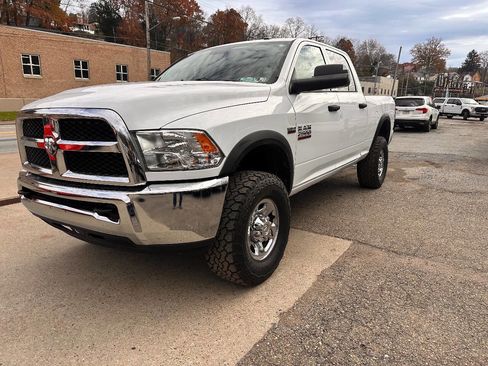 Used 2013 RAM 2500 Tradesman w/ Chrome Appearance Group image 3