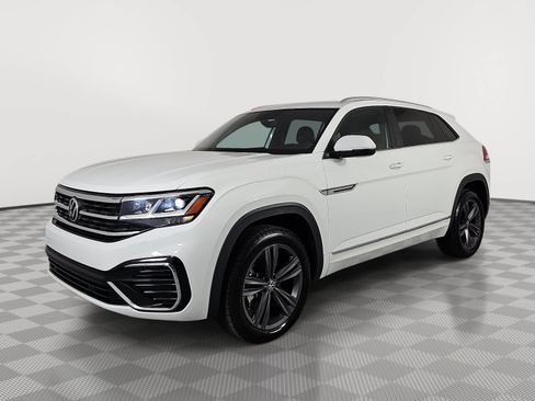 Used 2021 Volkswagen Atlas Cross Sport SE w/ Panoramic Sunroof Package FWD image 4