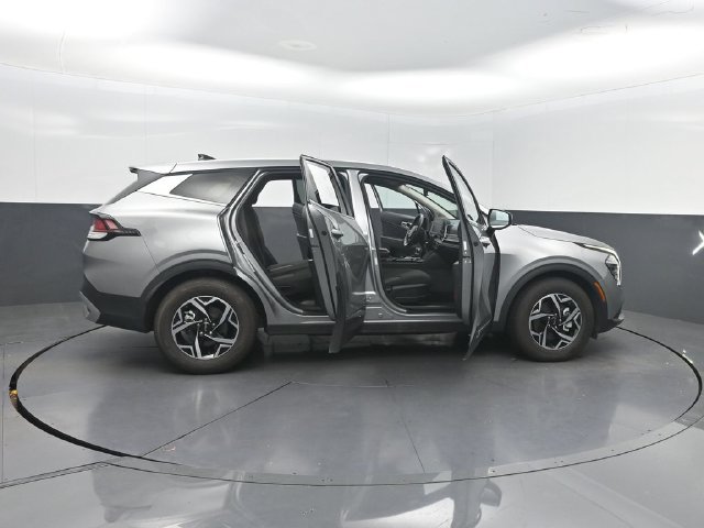Used 2024 Kia Sportage LX FWD image 36