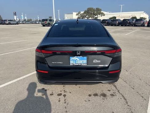 Used 2025 Honda Accord SE image 4