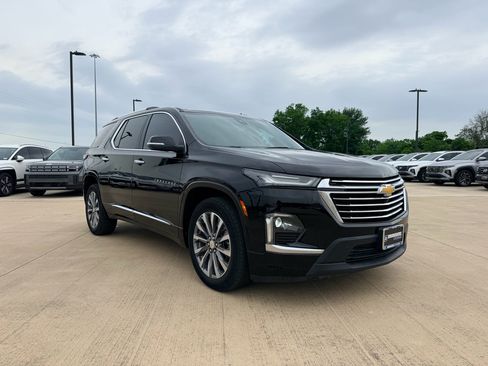 Used 2023 Chevrolet Traverse Premier AWD/4WD image 3