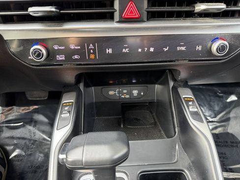 Used 2024 Kia Sorento S w/ Panoramic Sunroof Package image 25