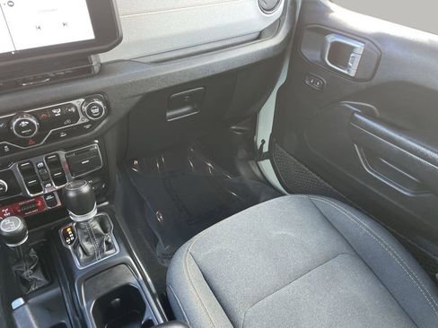 Used 2024 Jeep Wrangler Willys image 17