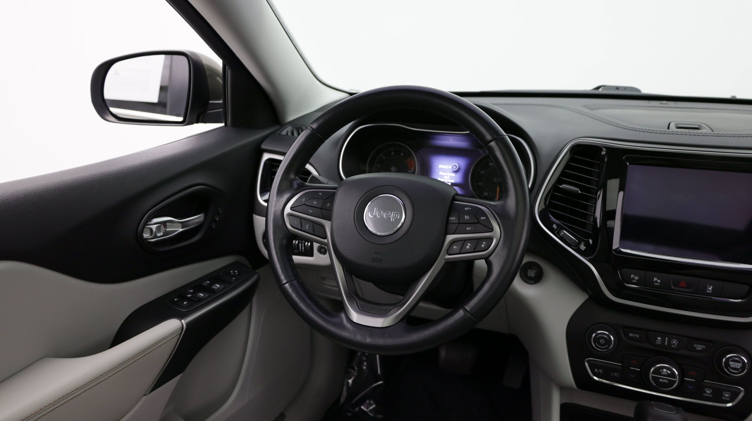 Used 2021 Jeep Cherokee Limited FWD image 29
