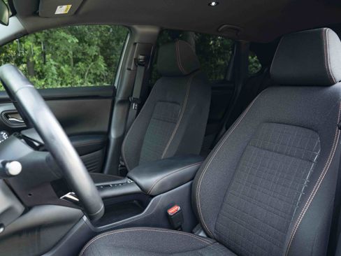 Used 2025 Honda HR-V Sport image 17