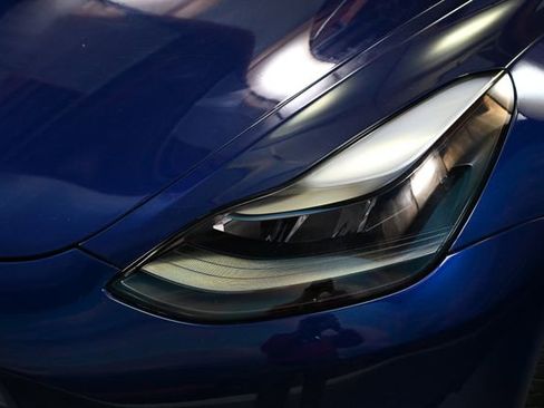 Used 2023 Tesla Model 3 Standard Range RWD image 13