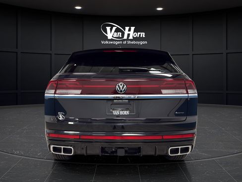 Used 2024 Volkswagen Atlas Cross Sport SEL R-Line AWD/4WD image 6