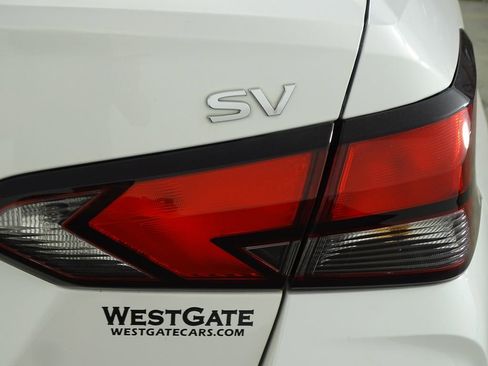 Used 2022 Nissan Versa SV w/ Trunk Package image 38