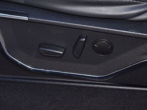 Used 2024 Ford F250 Lariat w/ Chrome Package image 36