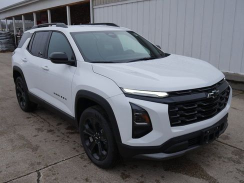 New 2026 Chevrolet Equinox LT w/ Convenience Package II image 2