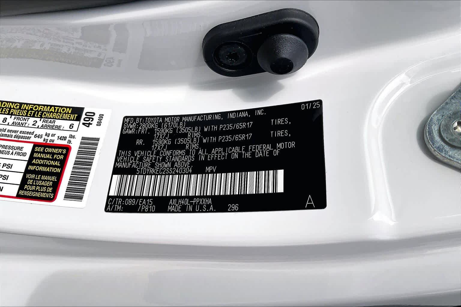 Used 2025 Toyota Sienna XLE FWD image 32
