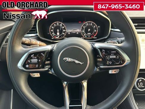 Used 2025 Jaguar F-PACE R-Dynamic S image 21
