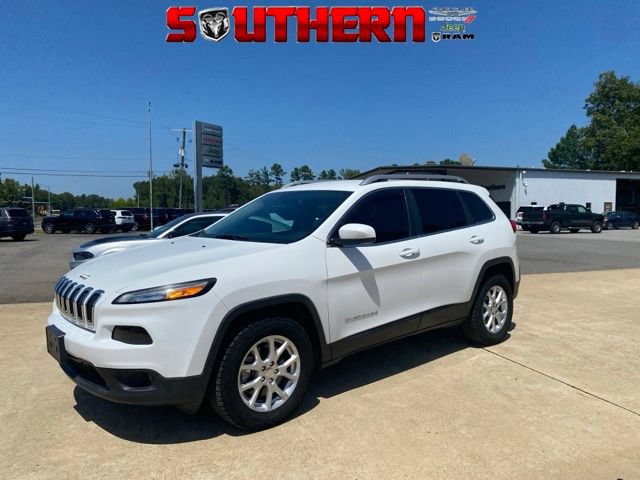 Used 2015 Jeep Cherokee Latitude w/ Trailer Tow Group AWD/4WD image 1