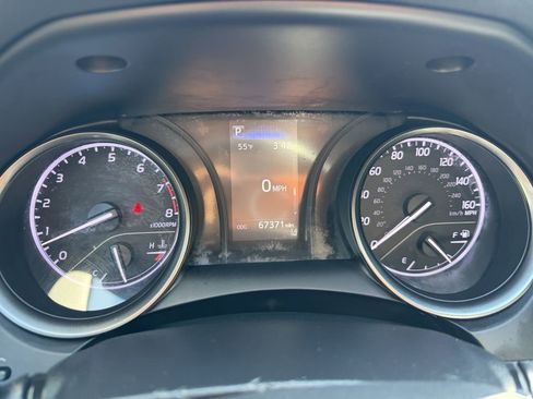 Used 2021 Toyota Camry SE FWD image 12