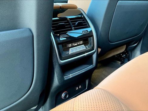 Used 2024 BMW X5 xDrive50e w/ Premium Package image 9