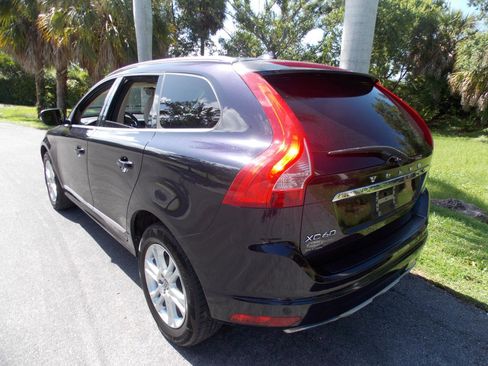 Used 2016 Volvo XC60 T5 Premier w/ Proximity Package FWD image 4