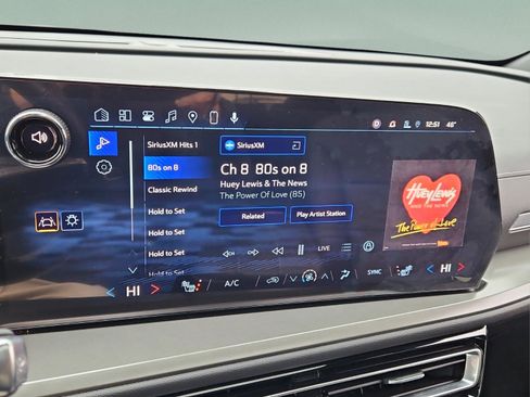 Used 2024 Chevrolet Traverse LT image 21