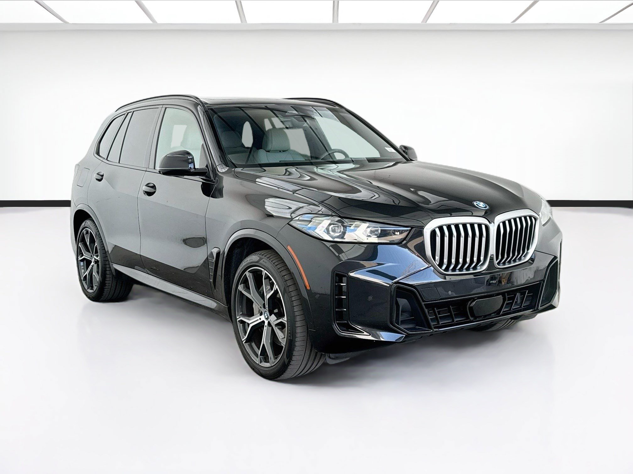 Used 2024 BMW X5 xDrive50e w/ Executive Package AWD/4WD image 3