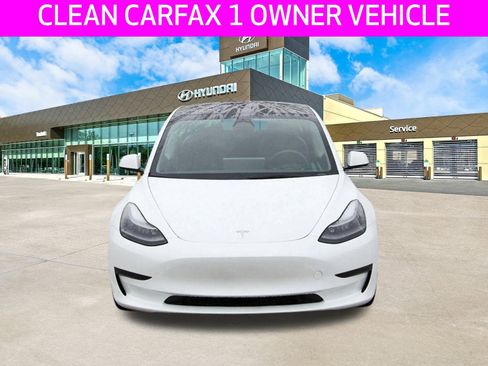 Used 2023 Tesla Model 3 Standard Range image 2