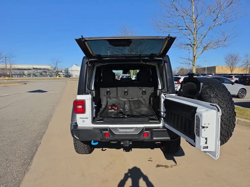Used 2024 Jeep Wrangler Unlimited AWD/4WD image 6