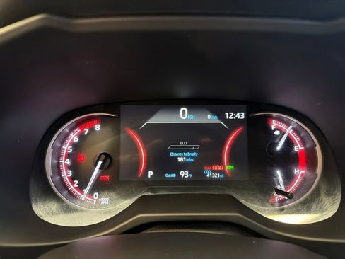 Used 2025 Toyota RAV4 XLE FWD image 18