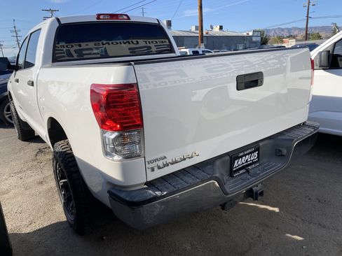 Used 2013 Toyota Tundra 2WD CrewMax w/ Tow Pkg image 10