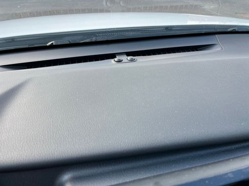 Used 2025 Toyota Camry LE image 18