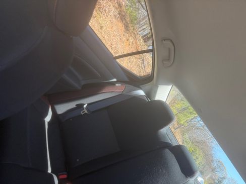 New 2025 Nissan Versa SR w/ Trunk Package FWD image 29