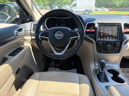 Used 2017 Jeep Grand Cherokee Limited AWD/4WD image 15
