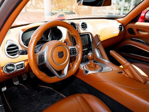 Used 2014 SRT Viper GTS w/ GTS Laguna Interior Package RWD image 39