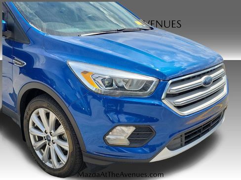 Used 2019 Ford Escape SEL image 6