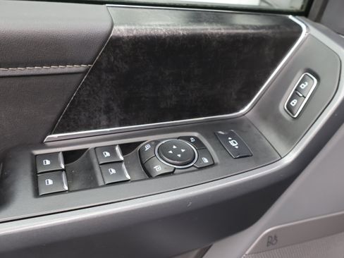 Used 2023 Ford F250 XLT w/ Black Appearance Package AWD/4WD image 45